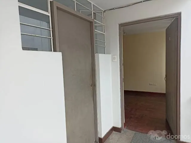 BAJO DE PRECIO REMATE DPTO EN LINCE LIMITE CON SAN ISIDRO — foto 2