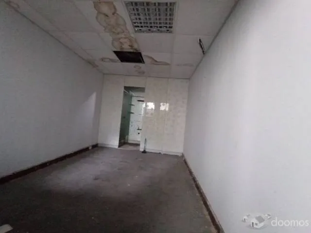 VENDO LOCAL COMERCIAL EN MIRAFLORES - 4