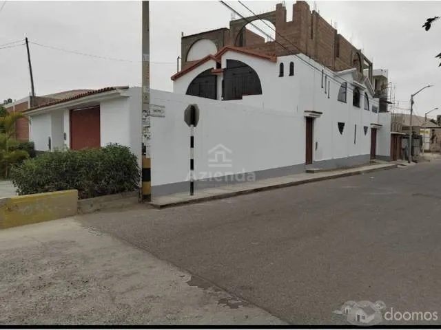 VENDO CASA EN ESQUINA CON DOBLE COCHERA PARA 5 AUTOS -TACNA - 2