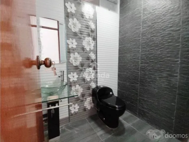 VENDO CASA EN ESQUINA CON DOBLE COCHERA PARA 5 AUTOS -TACNA - 7