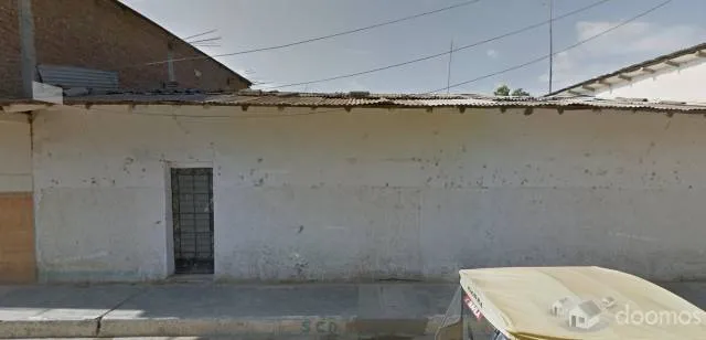 Vendo céntrica casona como terreno urbano en Motupe con excelente ubicación. - 2