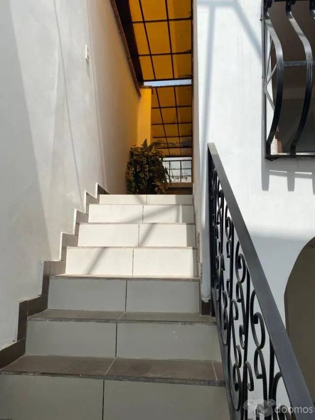 Ocasión. Vendo amplia casa Remodelada de 3 pisos — foto 3