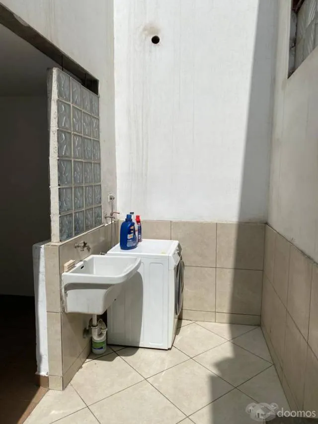Ocasión. Vendo amplia casa Remodelada de 3 pisos — foto 4