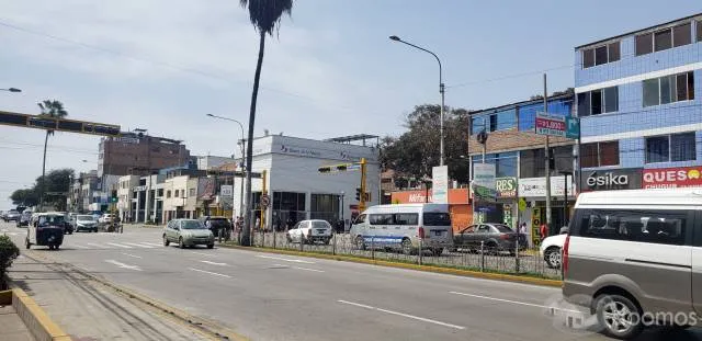 ALQUILO LOCAL COMERCIAL  CUADRA 4 DE HUAYLAS EXCELENTE UBICACION — foto 2