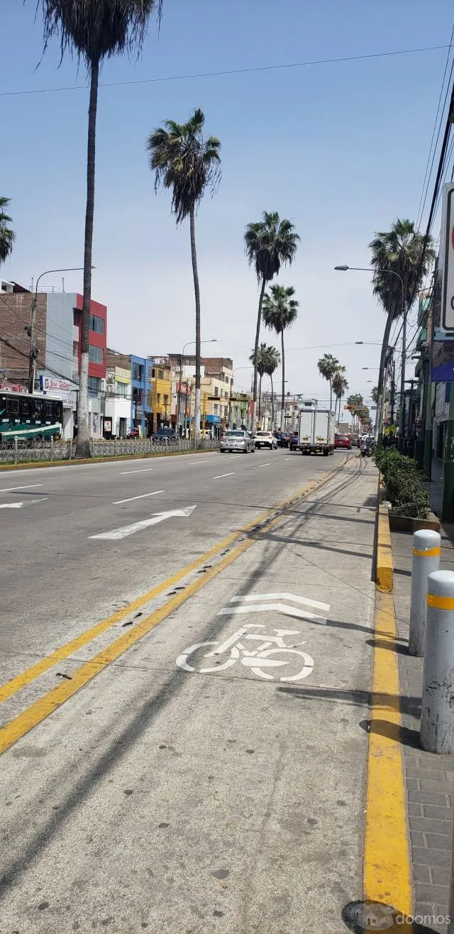 ALQUILO LOCAL COMERCIAL  CUADRA 4 DE HUAYLAS EXCELENTE UBICACION — foto 3