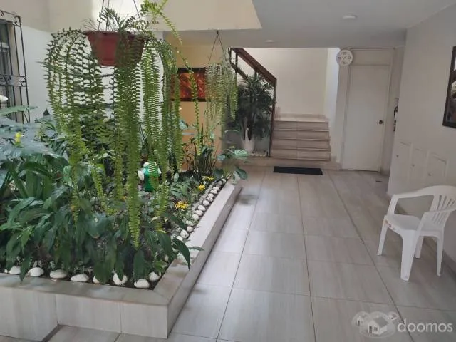 SAN ISIDRO. Propietario vende lindo departamento de 102m2, 03 dormitorios y un estacionamiento, en Urb. CORPAC.  Llamar al 945168969 — foto 2