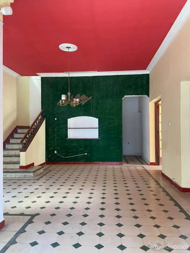 Casa de 650 m2 en ubicación comercial - 2