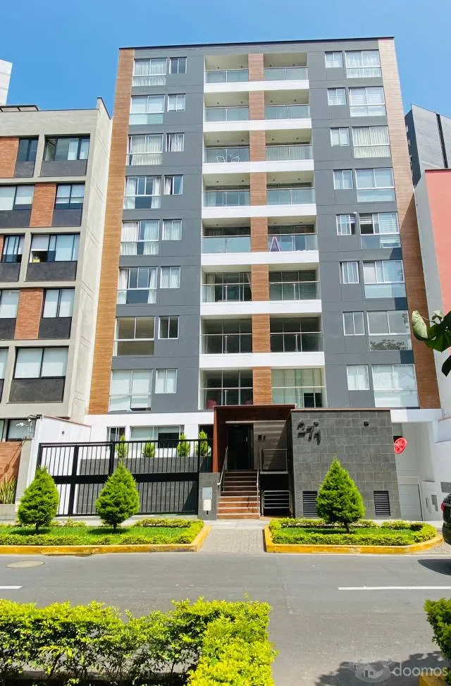 Vendo hermoso departamento a 2 cuadras de la Universidad del Pacífico, límite con San Isidro - 1