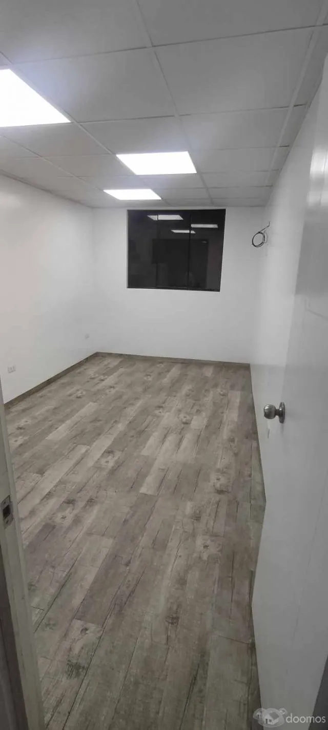 Home Office de 84 m2 ubicado en Los Olivos frente a un parque y a la espalda del Óvalo Huandoy. — foto 4