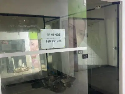 VENTA DE TIENDA EN CENTRO COMERCIAL MALENA EN MAGDALENA DEL MAR