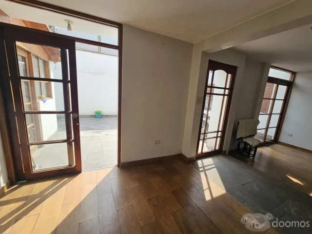 CASA en venta en La Molina, 2 Pisos, 215,000$, Area 130m2, calle miami cuadra uno, excelente precio — foto 5