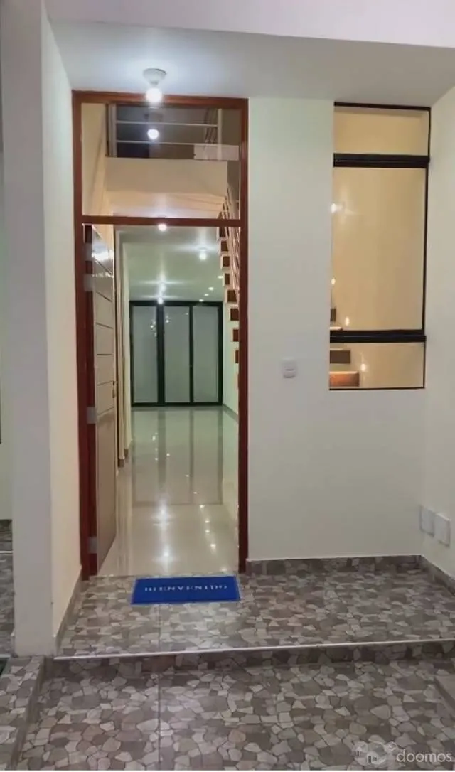 Venta de Casa de Estreno 2 pisos - Urb Monterrico IV - 3