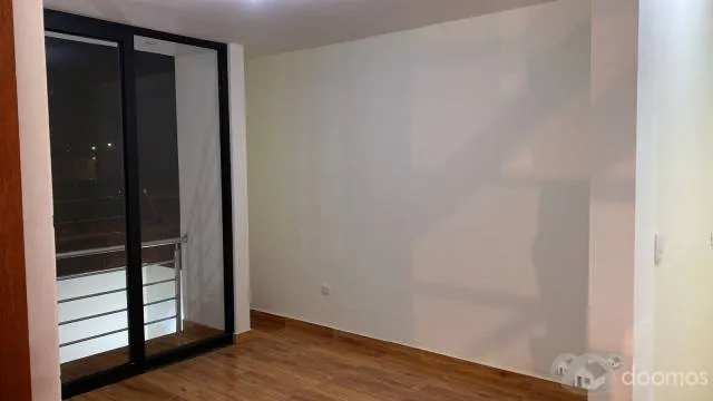 Venta de Casa de Estreno 2 pisos - Urb Monterrico IV - 8
