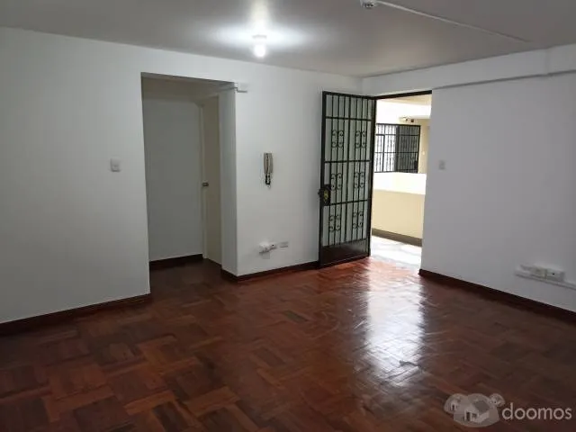 Oficina de 3 ambientes en el Barrio Médico, Surquillo - 1