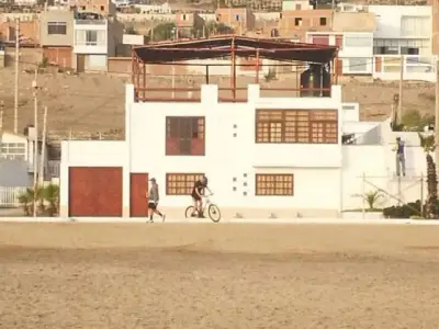CASA EN PUNTA ROCAS - CONDOMINIO PRIVADO - COMO TERRENO
