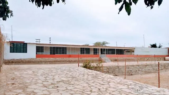 PIURA> Alquilo local uso Comercial/ Industrial/ depósito.  4,000 m2 con 4 oficinas - 7