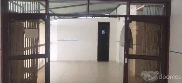 VENTA DE CASA EN ESQUINA FRENTE A PARQUE A PASOS DE C.C. PLAZA DEL SOL - 3