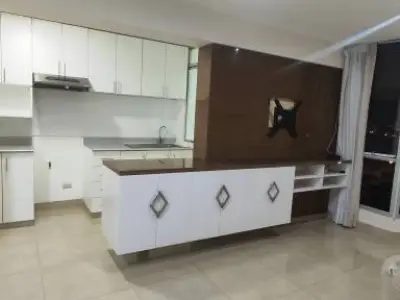 ALQUILER DE MODERNO Y CENTRICO DEPARTAMENTO