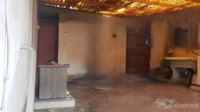 Venta Casa Familiar de 5 Dormitorios con Jardín y Estacionamientos - Villa María Del Triunfo — foto 4