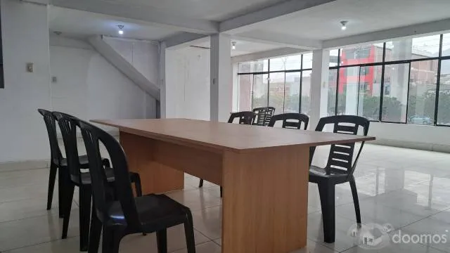 Oficina 2do piso 80m2 aprox, ideal para consultorio, of. administrativa. etc — foto 2