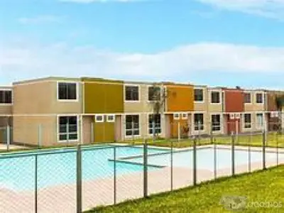 VENTA DE CASA DE DOS PISOS DENTRO DE CONDOMONIO CASAS DEL VALLE