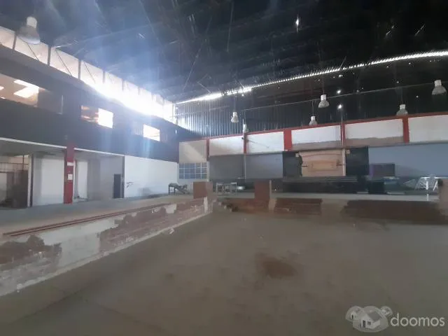 VENTA DE GRAN LOCAL COMERCIAL INDUSTRIAL - 3