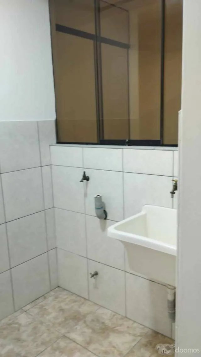 Se alquila departamento en segundo piso en Villa El Salvador frente a parque concurrido y cancha de grass — foto 3