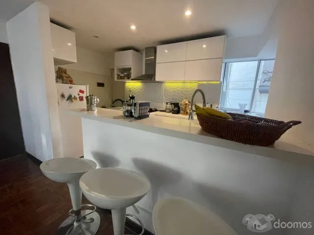 HERMOSO DEPARTAMENTO, ILUMINADO, EXCELENTE UBICACIÓN EN MIRAFLORES — foto 3
