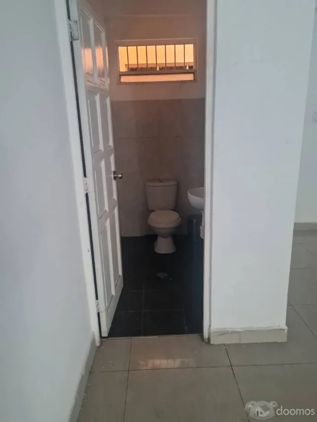 Se alquila local comercial en Lince — foto 4