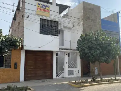 SE VENDE CASA DE 3 PISOS EN CHINCHA DE 127 M2
