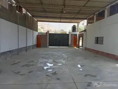 Se Alquila Local Comercial en Picapiedra