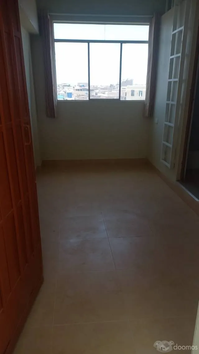 SE ALQUILA 3 HABITACIONES CON BAÑO PROPIO y MINI COCINA — foto 3