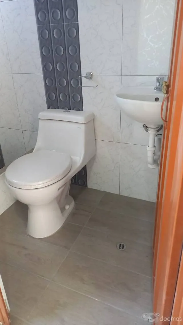 SE ALQUILA 3 HABITACIONES CON BAÑO PROPIO y MINI COCINA — foto 8
