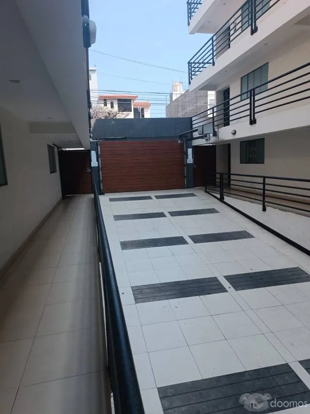 DEPARTAMENTO EN SURCO CALLE GALILEO GALILEI CON ESTACIONAMIENTO — foto 2