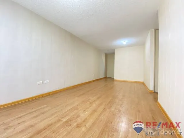 DEPARTAMENTO 3 HABITACIONES - COCHERA TECHADA S/ 1,350 (incluye mantenimiento y vigilancia) — foto 2