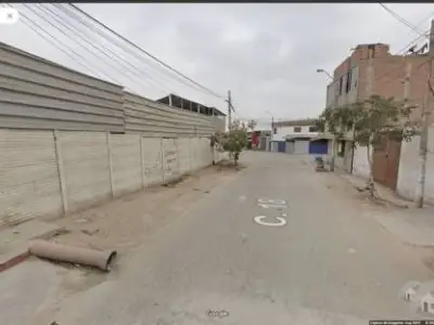 SE ALQUILA LOCAL 556M2 - CERCADO CON CONCRETO Y CUENTA CON SERVICIOS BASICOS Y PORTON