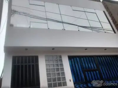 VENTA DE CASA DE 3 PISOS CON BASE PARA 5.