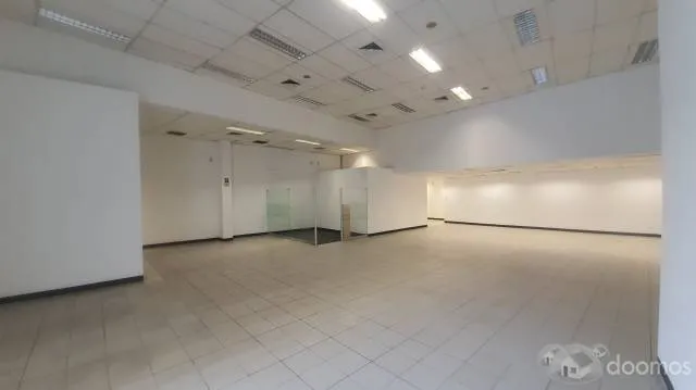 EXCELENTE LOCAL COMERCIAL — foto 8