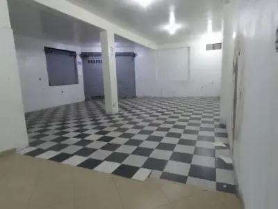 alquiler de local de 180 m2