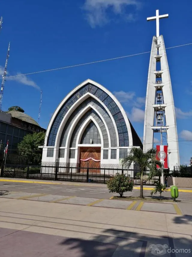 SE ALQUILA EXCELENTE EDIFICIO EN PUCALLPA PARA TIENDA, EMPRESA O PARA ENTIDAD DEL ESTADO - 7