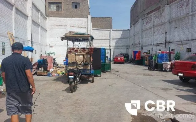 VENTA LOCAL Y/O TERRENO EN CERCADO DE LIMA - 2