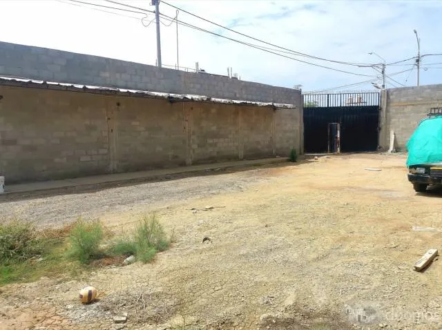 MANCORA Almacén 475mt2 Esquina Inscrito RRPP - 4