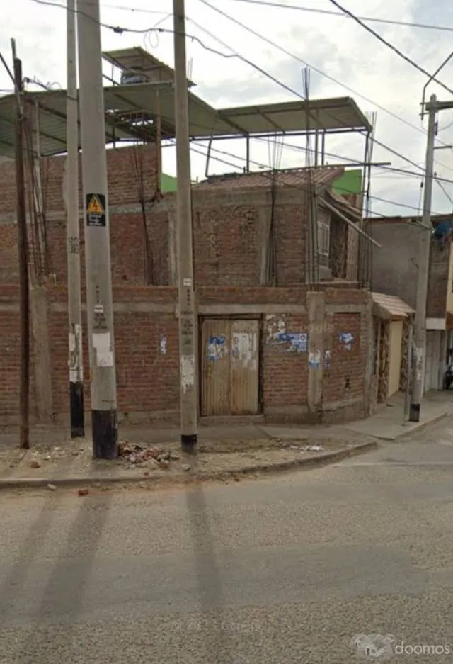 VENTA DE CASA EN ZONA CENTRICA DE SULLANA - 4