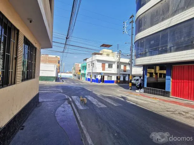 REMATO POR VIAJE LOCAL COMERCIAL EN ESQUINA 1ER PISO ILO - 4
