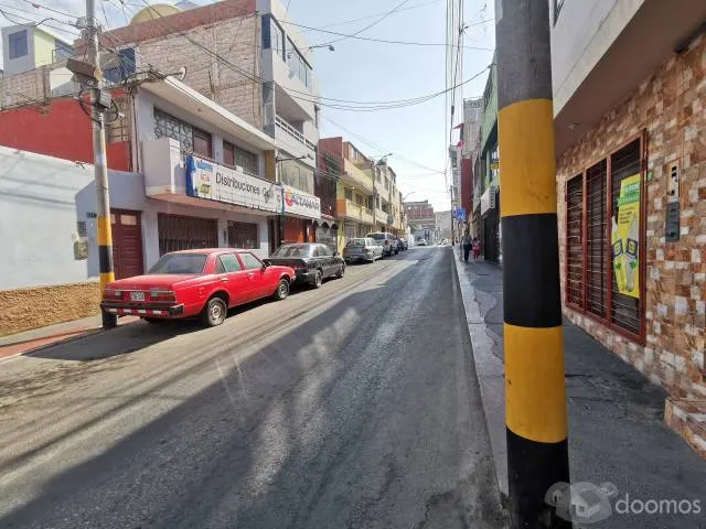 REMATO POR VIAJE LOCAL COMERCIAL EN ESQUINA 1ER PISO ILO - 5