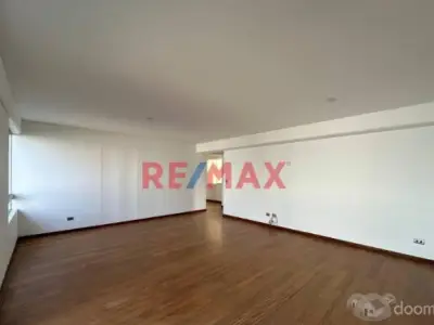 VENTA DEL DEPARTAMENTO EN SAN ISIDRO AV. GUARDIA CIVIL EN QUINTO PISO, CON VISTA Y SALIDA AL PARQUE