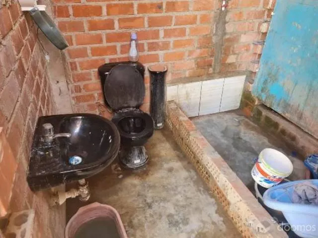 Se remata casa con ocupante precario. - 4