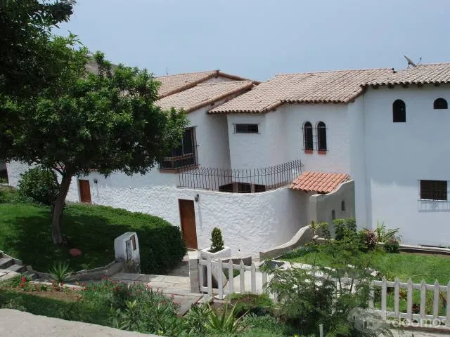VENTA DE CASA DE PLAYA EN ANCÓN - 2
