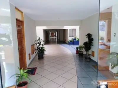 VENDO PRÁCTICO Y LINDO DPTO. EN CALLE ALCANFORES 874, PISO 1, 2DO NIVEL, MIRAFLORES