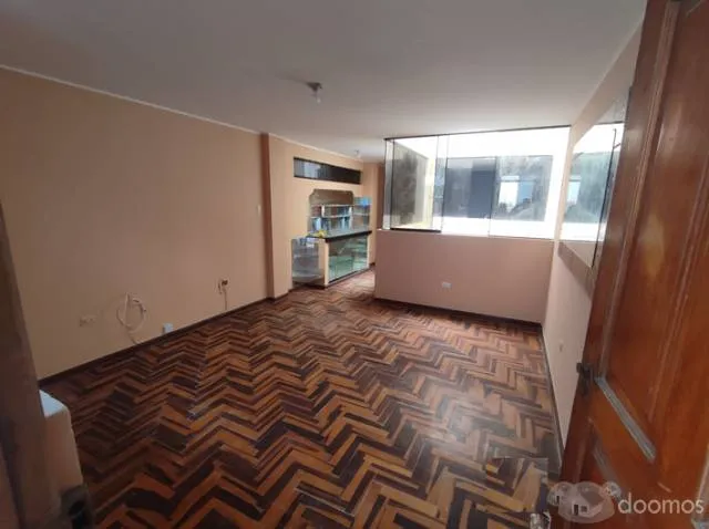 Departamento en Los Cedros de Villa 4to piso 60 mt2 1 dormitorio amplio cochera en Parque Santa Cruz — foto 2